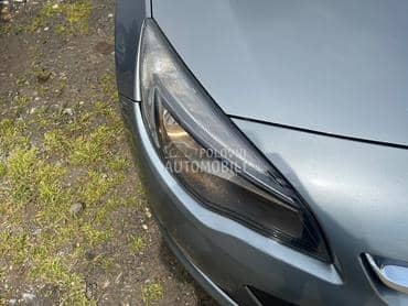 Desni far za Opel Astra J od 2010. do 2016. god.