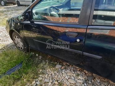 leva vrata crna 3v za Fiat Punto