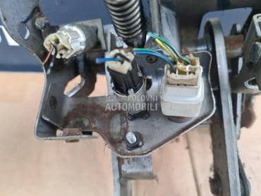 prekidaci na pedalama za Suzuki Grand Vitara od 2005. do 2015. god.