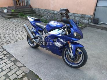 Yamaha R1 Delovi