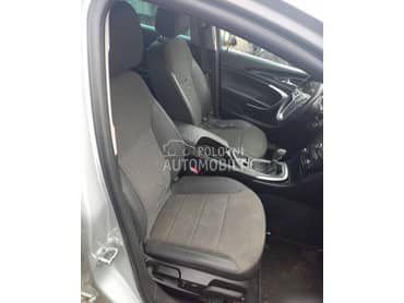 Polukozni enterijer karavan za Opel Insignia