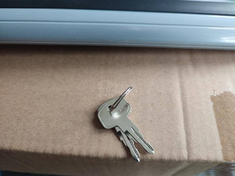 Krovni nosač za šine ALU