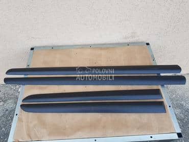 Lajsna na vratima za hečbek za Peugeot 207