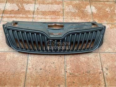 Maska u braniku bez HROM lajsn za Škoda Rapid od 2013. do 2020. god.