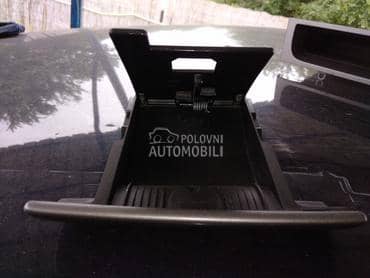 Pepeljara za Peugeot 308 od 2007. do 2013. god.