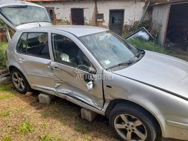 Volkswagen Golf 4 2001. god. -  kompletan auto u delovima