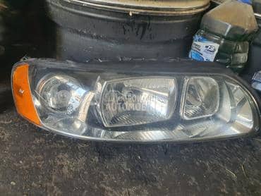 Far desni za Volvo S60, V70, XC70 od 2004. do 2007. god.