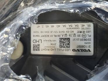 Desni far za Volvo XC60 od 2017. do 2023. god.