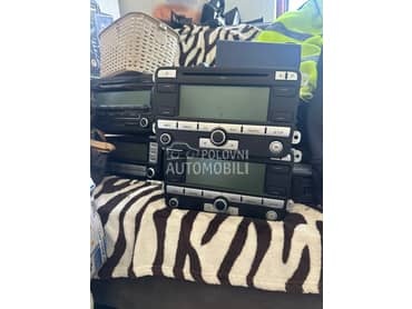 Radio cd raskodirani za Volkswagen Golf 5, Golf 6, Caddy ...