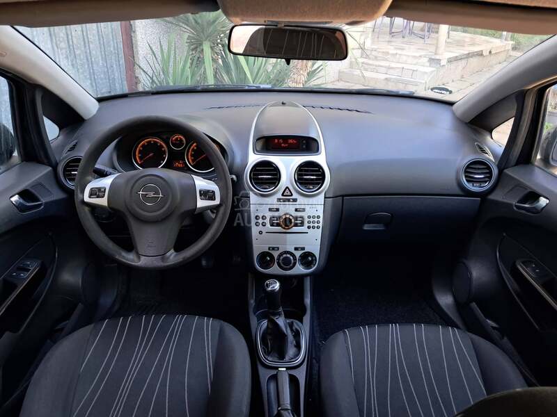 Opel Corsa D 1,2 iz nem ačke