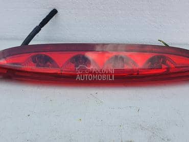 Trece stop svetlo za Peugeot 208