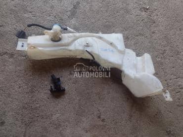 posuda tečnosti brisaca za Ford Focus od 2008. do 2010. god.