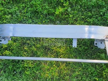 šina branika za Audi Q3