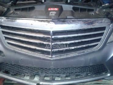 Prednja maska za Mercedes Benz E 200, E 220, E 230 ... od 2009. do 2016. god.
