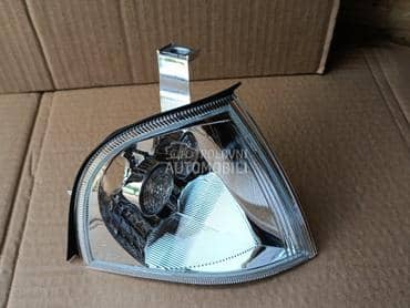 Desni providni migavac za Škoda Octavia od 2000. do 2010. god.