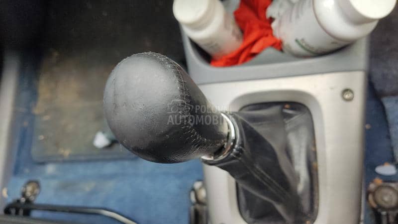 Rucica menjaca delovi