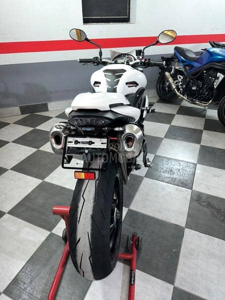 Triumph Speed triple 1050