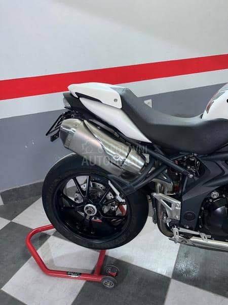 Triumph Speed triple 1050