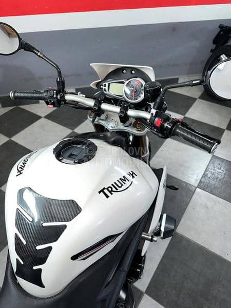 Triumph Speed triple 1050