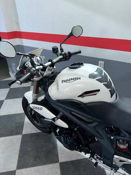 Triumph Speed triple 1050