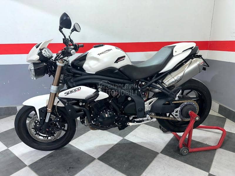 Triumph Speed triple 1050