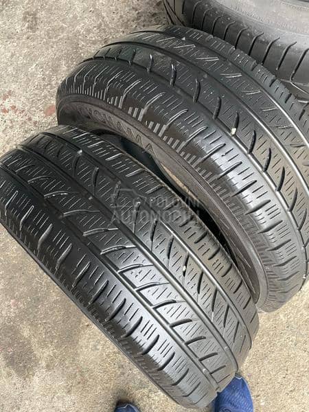 Yokohama 215/65 R16 Zimska