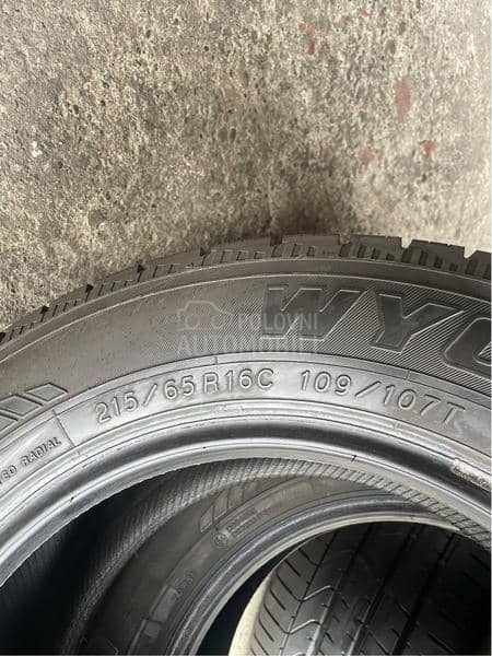 Yokohama 215/65 R16 Zimska