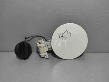 POKLOPAC REZERVOARA za Toyota Auris