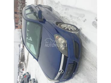 Opel Astra H 2004. god. -  kompletan auto u delovima