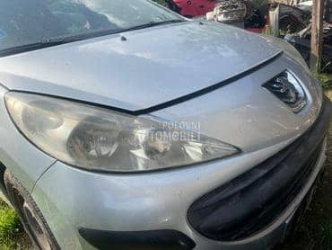 Desni far za Peugeot 207