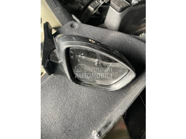 Desni retrovizor za Peugeot 208