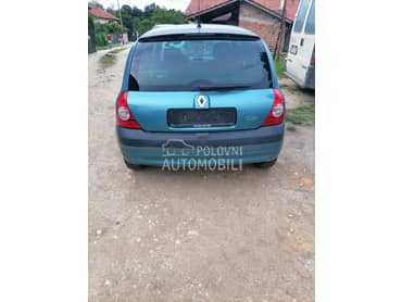 Renault Clio 2004. god. -  kompletan auto u delovima