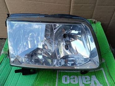 Desni far za Volkswagen Polo od 1999. do 2001. god.