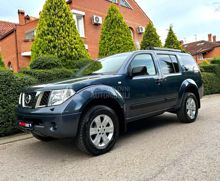 Nissan Pathfinder XE SPECIAL CH