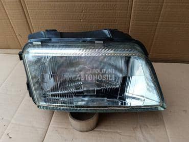 Desni far za Audi A4 od 1994. do 1998. god.