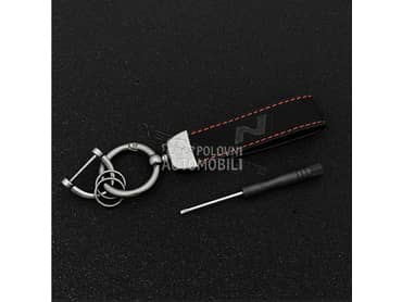 Privezak N prevrnuta koza NOVO za Hyundai Ostalo