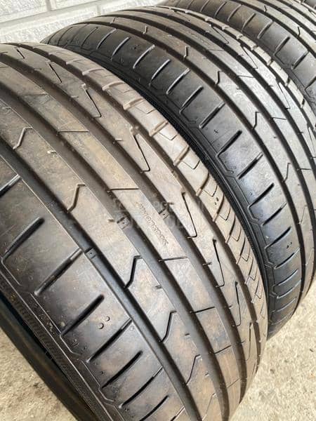 Hankook 215/40 R18 Letnja