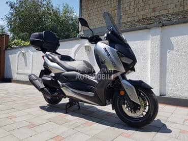 Yamaha XMAX 400