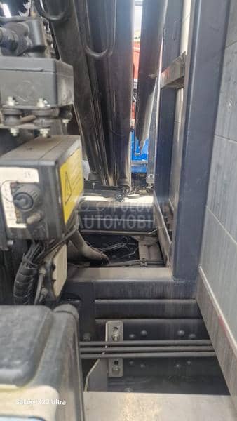 Scania P 380. KRAN