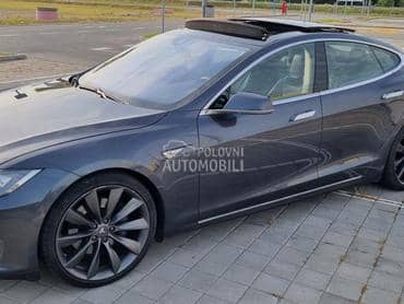 Tesla Model S S 70D