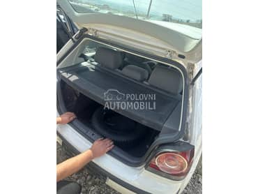 Polica gepeka za Volkswagen Polo od 2002. do 2009. god.