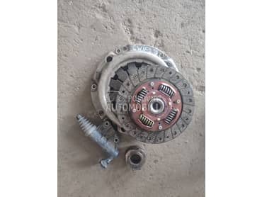 set kvacila 1.3 benzin za Suzuki Swift od 2005. do 2010. god.