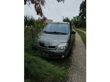 Renault Scenic -  kompletan auto u delovima