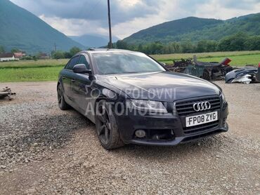 Audi A4 -  kompletan auto u delovima