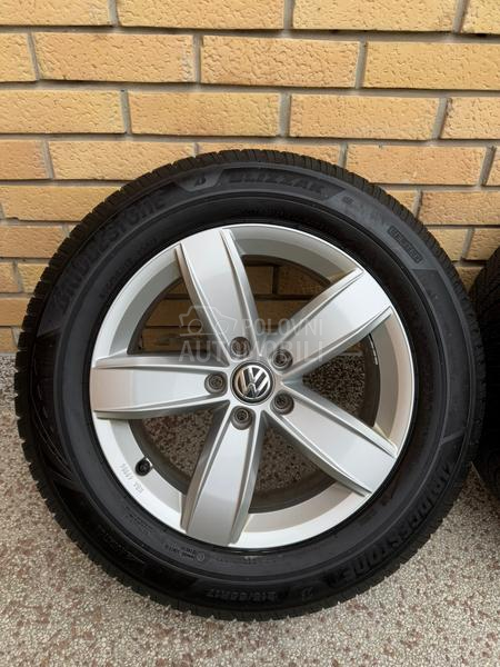 Bridgestone 215/65 R17 Zimska