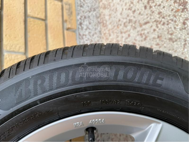Bridgestone 215/65 R17 Zimska