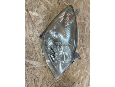 Far desni za Toyota Corolla Verso od 2002. do 2004. god.