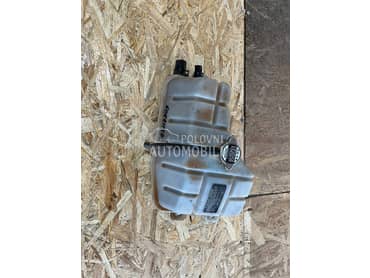 Posuda rashladne tecnosti za Kia Sorento od 2002. do 2010. god.