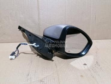 338.Suvozacev,desni retrovizor za Citroen C3 od 2016. do 2023. god.