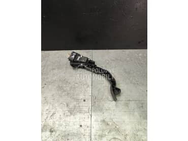 papicica gasa za Ford Kuga od 2008. do 2013. god.